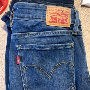 Levi’s 711 Skinny size 2P jeans EUC